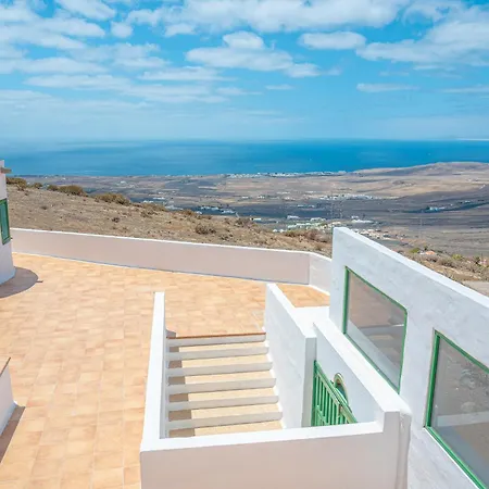 Lanzarote Moon Tías