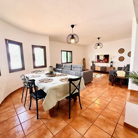 Lanzarote Moon Villa *