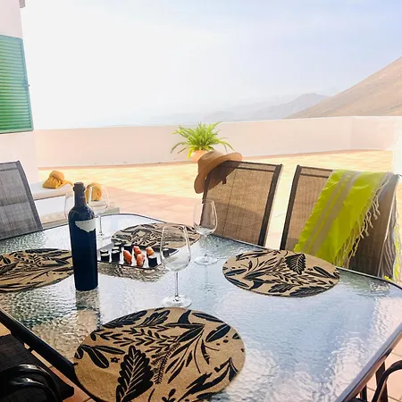 Lanzarote Moon فيلة
