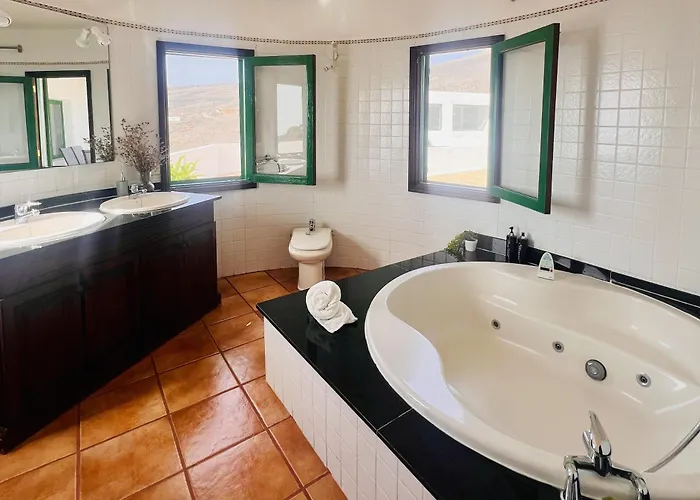 Lanzarote Moon * Tías